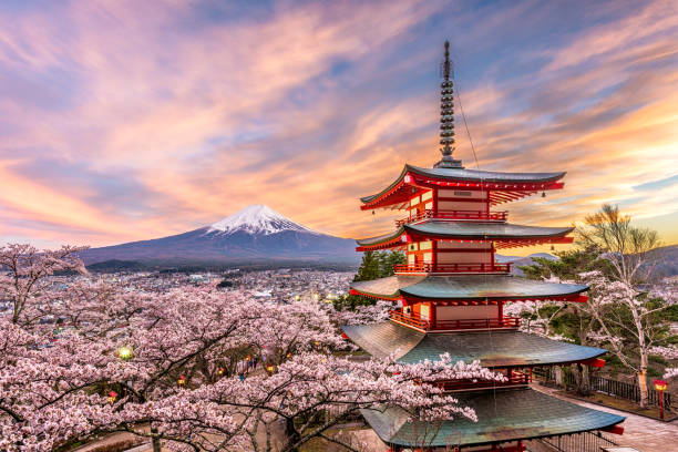 Akinari, Japan